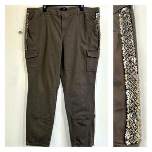 G BY GIULIANA Green Olive Mid-Rise Sequin Skinny Cargo Pants Size 22.